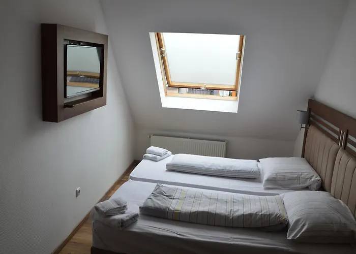 فندق Hotel Colonia كولونيا