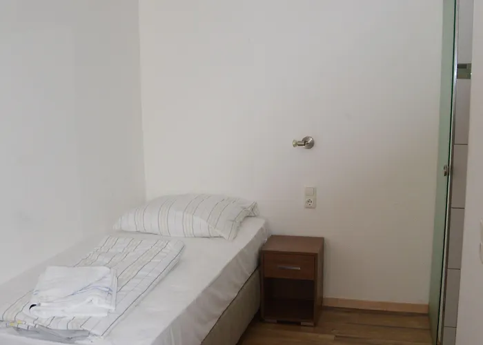 Hotel Colonia فندق كولونيا