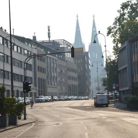 מלון Hotel Colonia