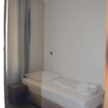 מלון Hotel Colonia