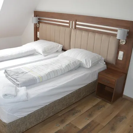 מלון Hotel Colonia קלן