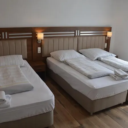 Hotel Colonia Отель 2*