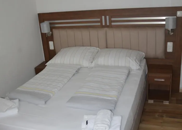 Hotel Colonia Hotel 2*